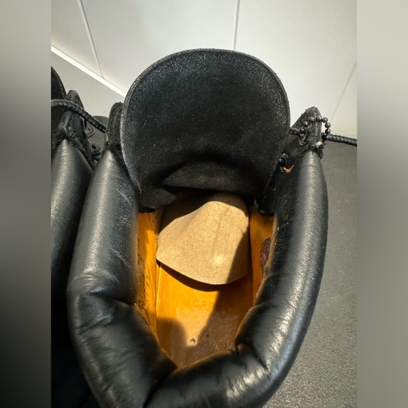 Men’s 10.5 Black Timberland Boots - Picture 3 of 4